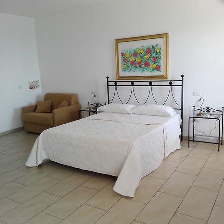 Bed and Breakfast La Nave Sul Mare Di Taormina Letojanni Exterior foto