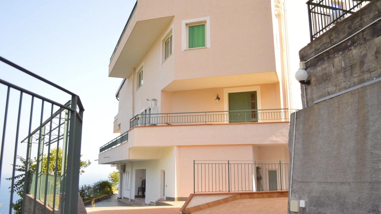 Bed and Breakfast La Nave Sul Mare Di Taormina Letojanni Exterior foto