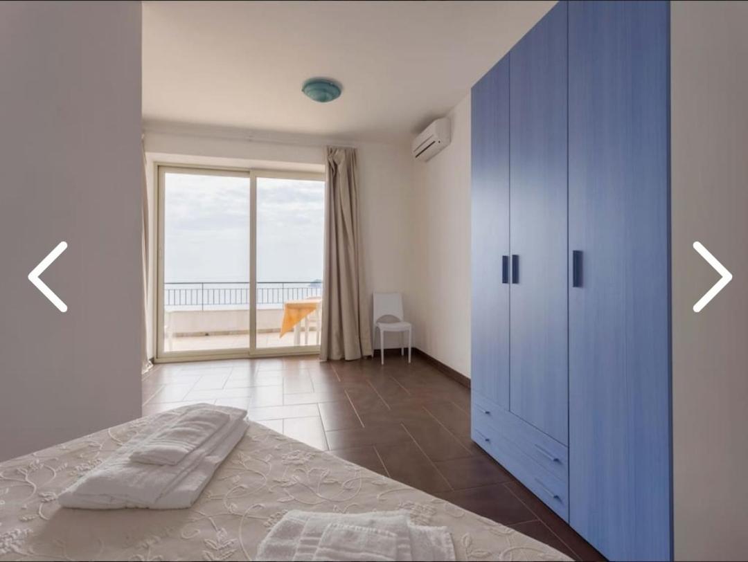Bed and Breakfast La Nave Sul Mare Di Taormina Letojanni Exterior foto